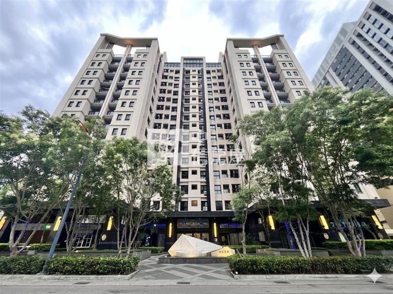 逢甲DUA高樓兩房車位房屋室內格局與周邊環境