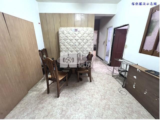 七堵崇孝低樓層公寓房屋室內格局與周邊環境