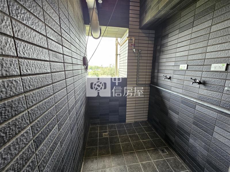 觀音草漯全新未住美2房+平車房屋室內格局與周邊環境
