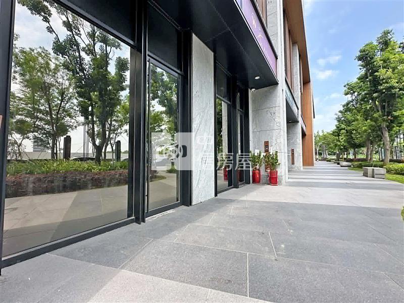 高鐵夢幻誠金店面房屋室內格局與周邊環境