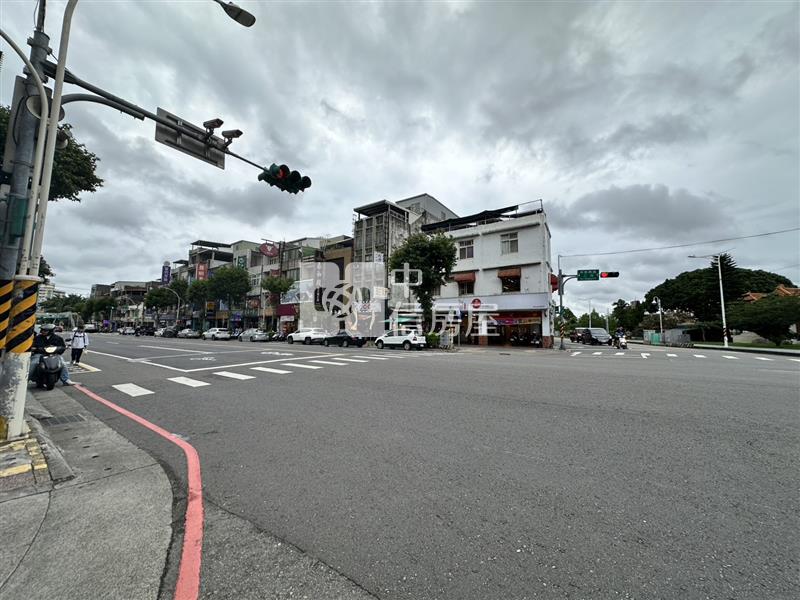 專~A22捷運站旁透天店面加套房(事故屋)房屋室內格局與周邊環境