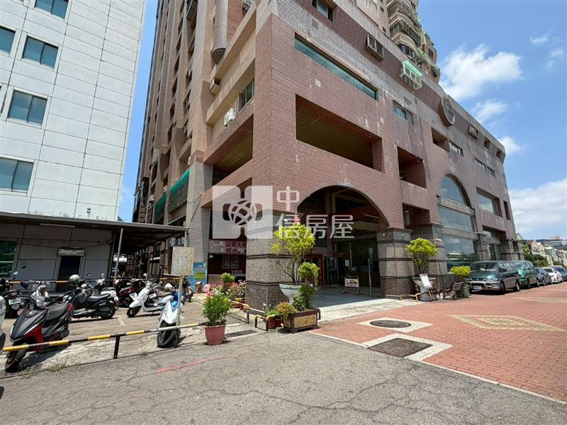東區副都心大同景觀3房有租車位房屋室內格局與周邊環境