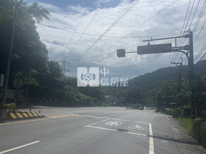 龍潭高原交流道旁建地房屋室內格局與周邊環境