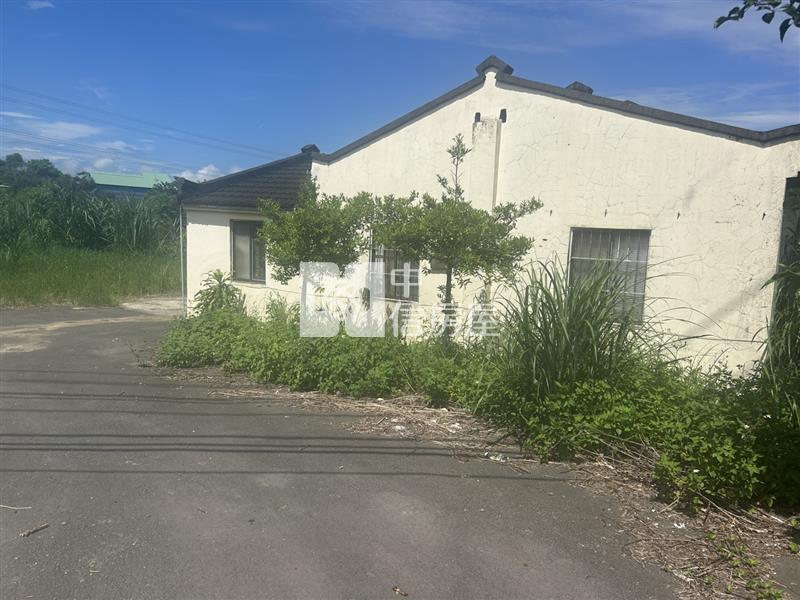 龍潭高原交流道旁建地房屋室內格局與周邊環境