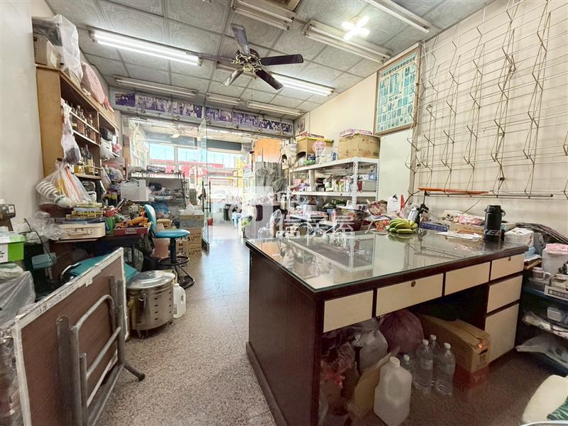 東區邊間臨路透店房屋室內格局與周邊環境