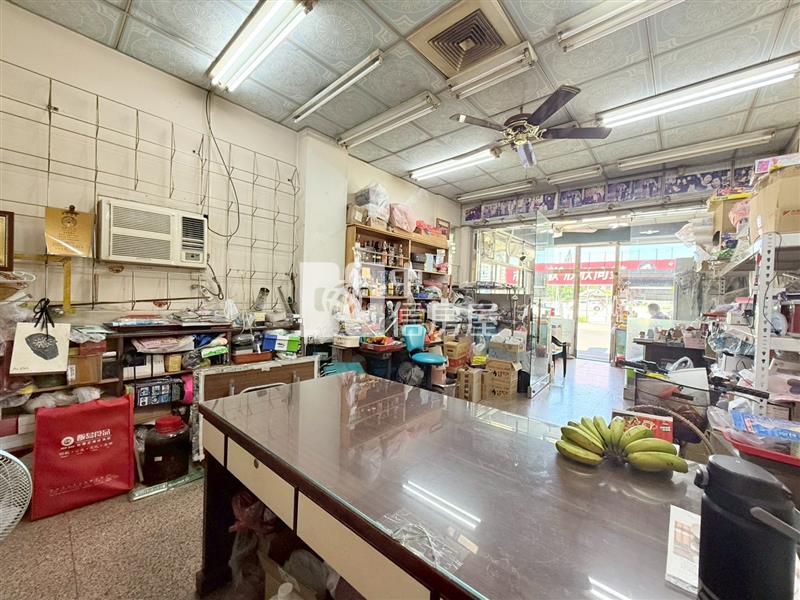 東區邊間臨路透店房屋室內格局與周邊環境
