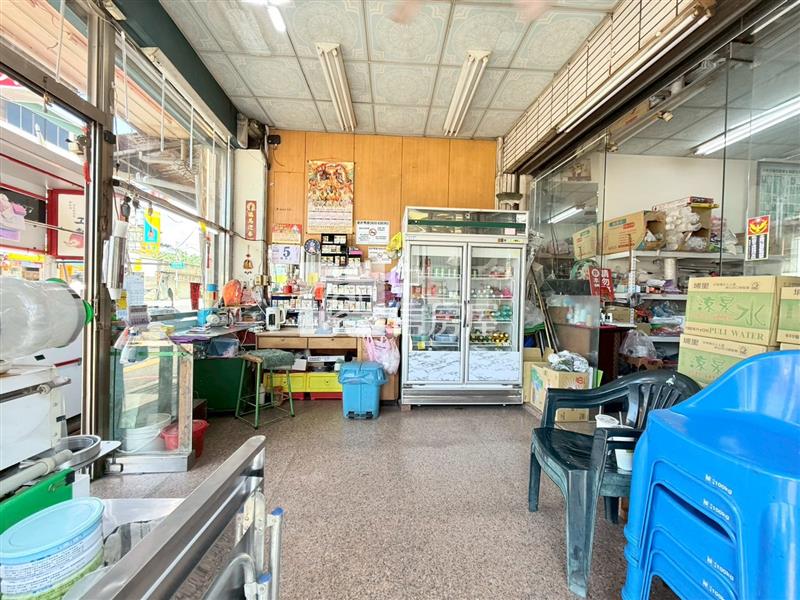 東區邊間臨路透店房屋室內格局與周邊環境