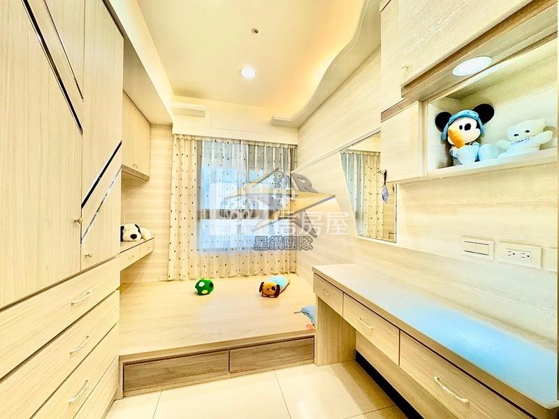 【星鑽】聯上世界 精緻裝潢4房+雙車房屋室內格局與周邊環境