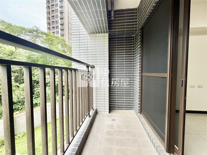 近楊梅交流道.新農商圈 雙衛浴開窗全新3房車房屋室內格局與周邊環境