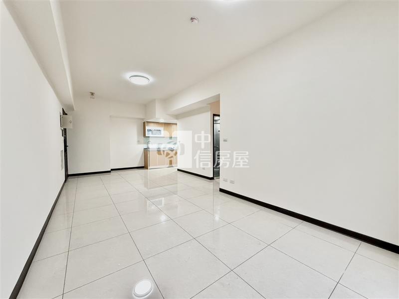 近楊梅交流道.新農商圈 雙衛浴開窗全新3房車房屋室內格局與周邊環境