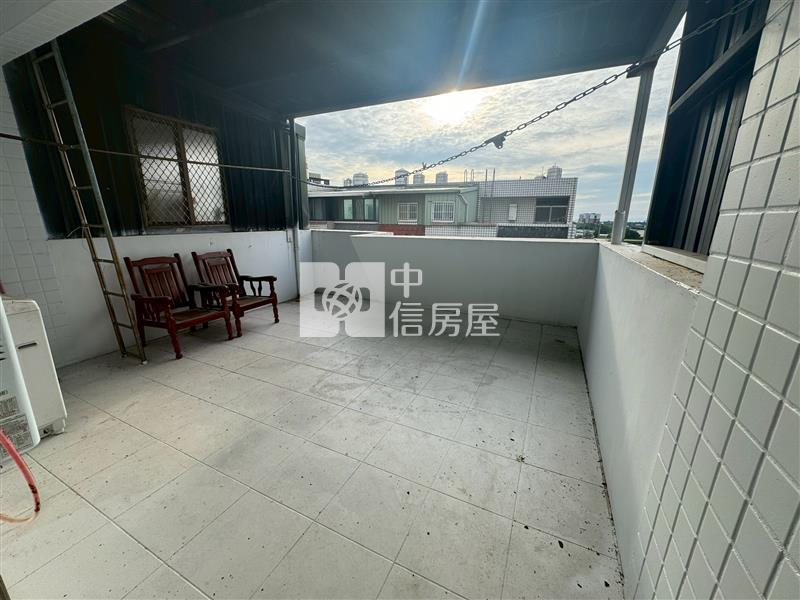 近華泰名品城整新透天房屋室內格局與周邊環境