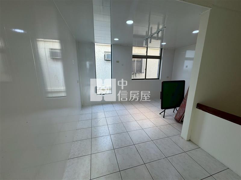 近華泰名品城整新透天房屋室內格局與周邊環境