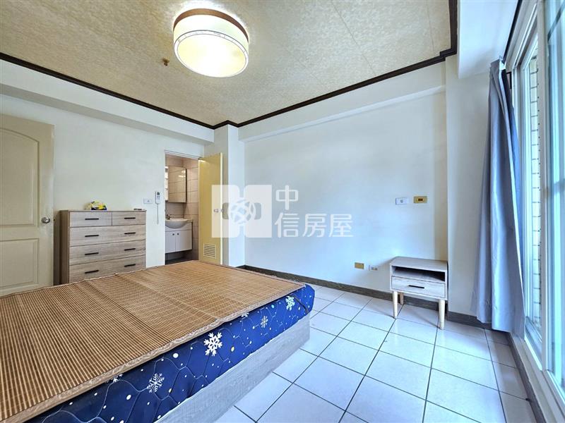 向陽新象三房休旅車位房屋室內格局與周邊環境