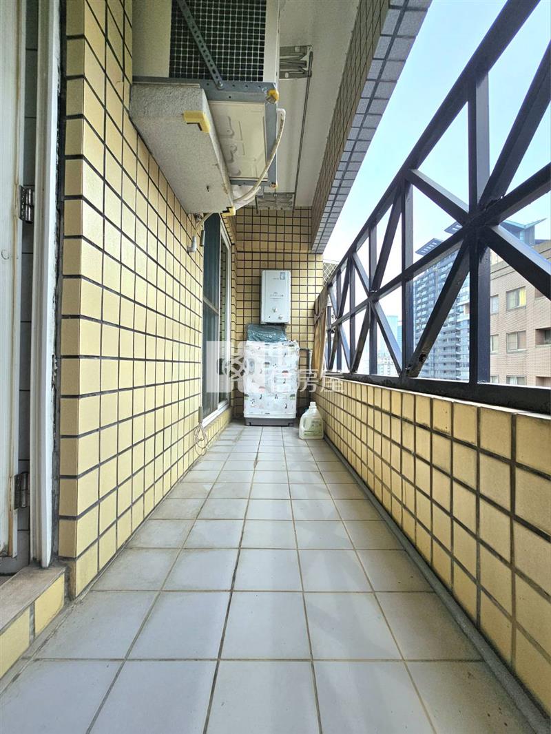 向陽新象三房休旅車位房屋室內格局與周邊環境