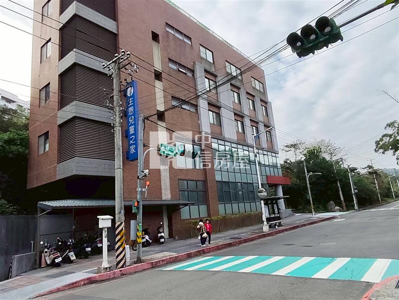 ★教忠街深美住四房屋室內格局與周邊環境