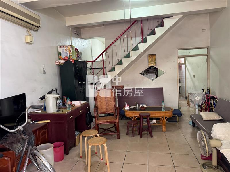 德新店面房屋室內格局與周邊環境