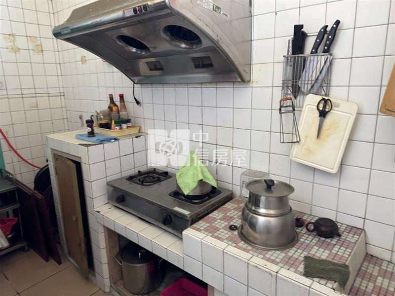 德新店面房屋室內格局與周邊環境