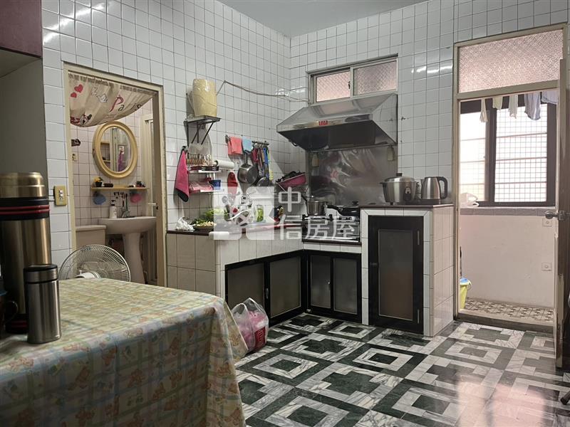 ★七堵堵南國小旁大戶房屋室內格局與周邊環境