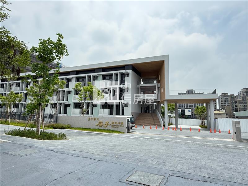 十期新都生態公園旁美墅房屋室內格局與周邊環境
