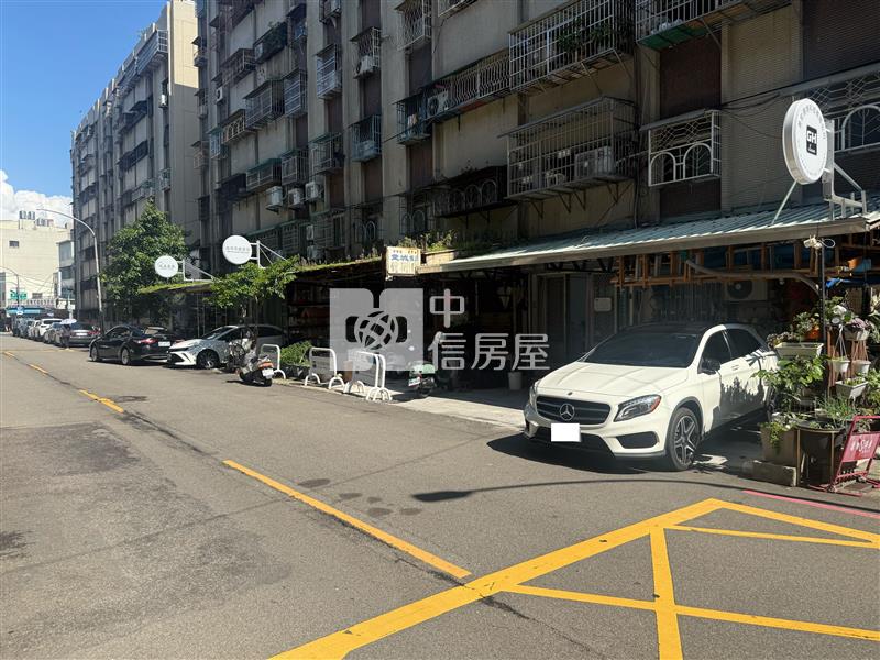 富台國宅邊間8米大面寬住店房屋室內格局與周邊環境