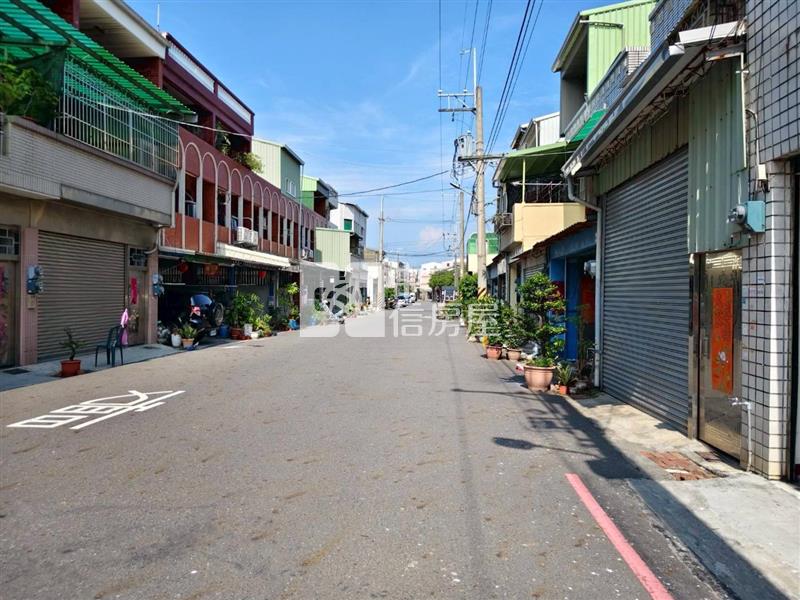 近公園邊間地坪大需整理RC車墅房屋室內格局與周邊環境