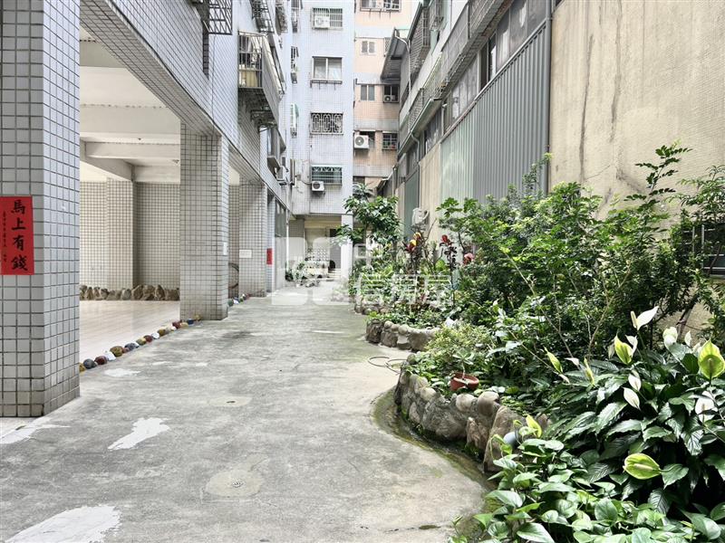 龍鳳世家樓中樓五房平車房屋室內格局與周邊環境