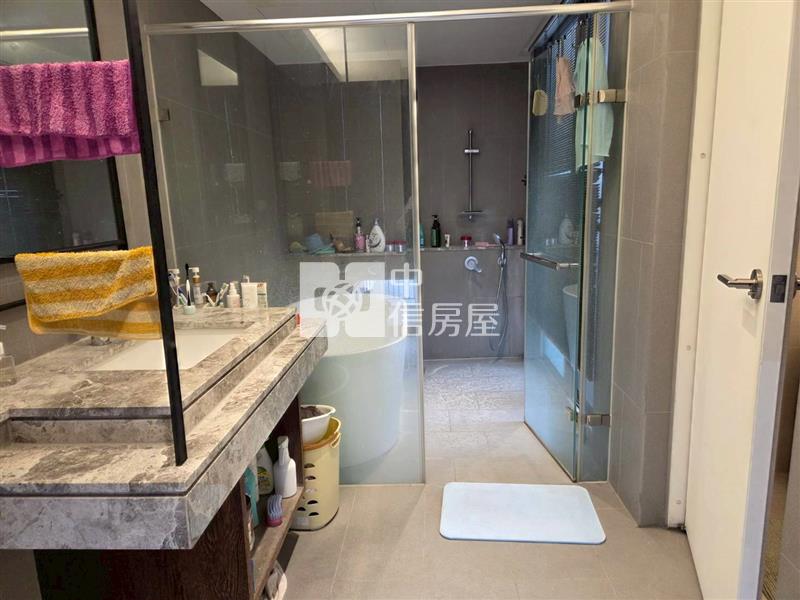 斗六市區旁電梯高級別墅房屋室內格局與周邊環境