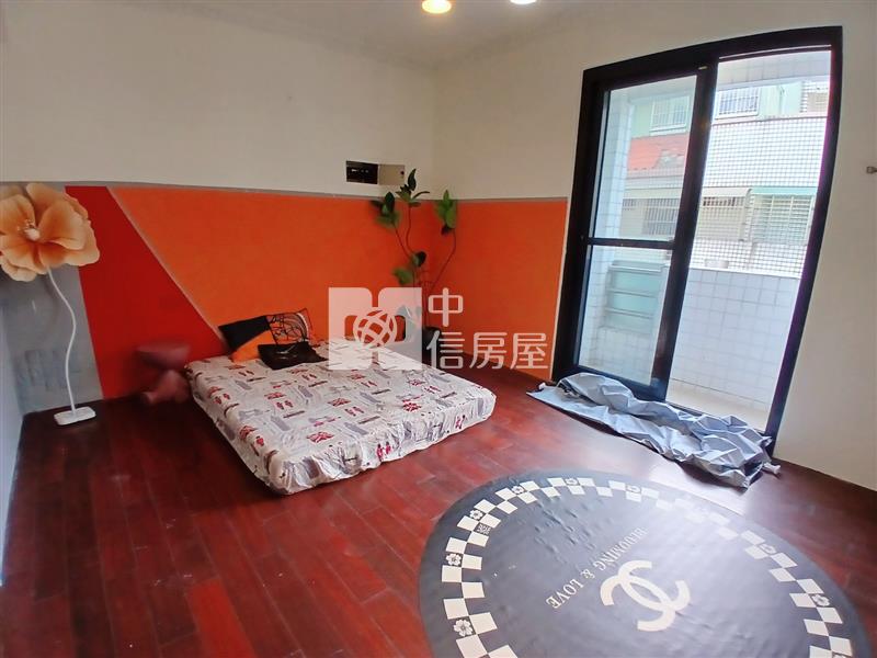 近青埔邊間美透天房屋室內格局與周邊環境