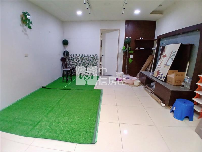 近青埔邊間美透天房屋室內格局與周邊環境