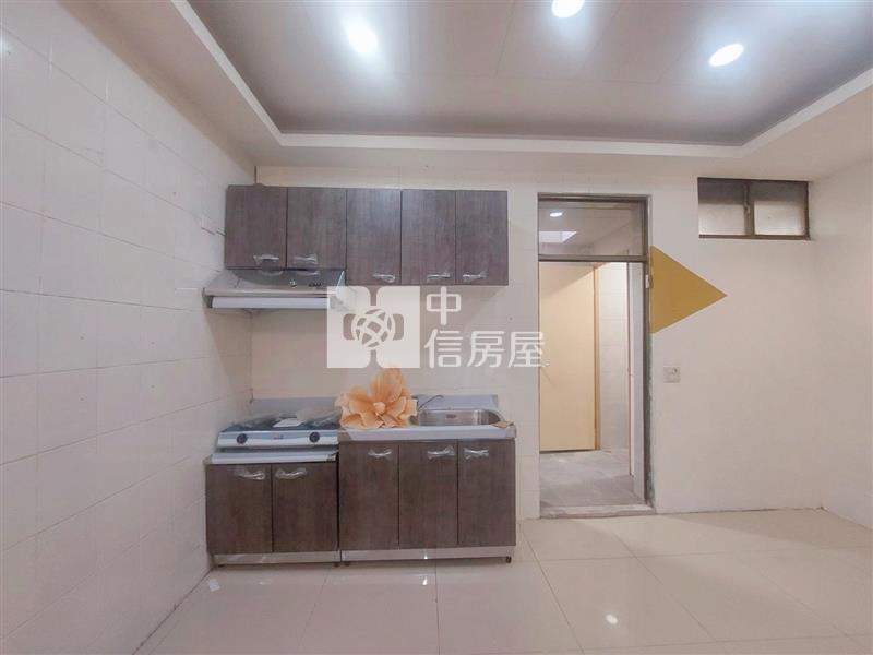 近青埔邊間美透天房屋室內格局與周邊環境