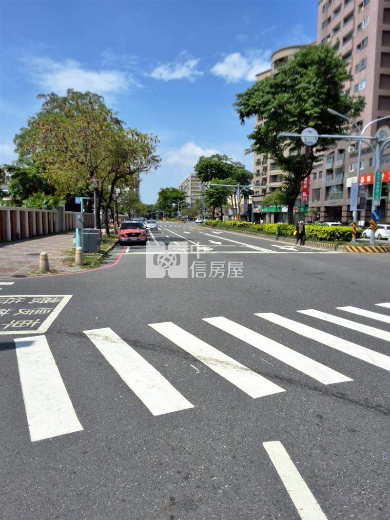 長榮中學有停車位一樓整新公寓房屋室內格局與周邊環境