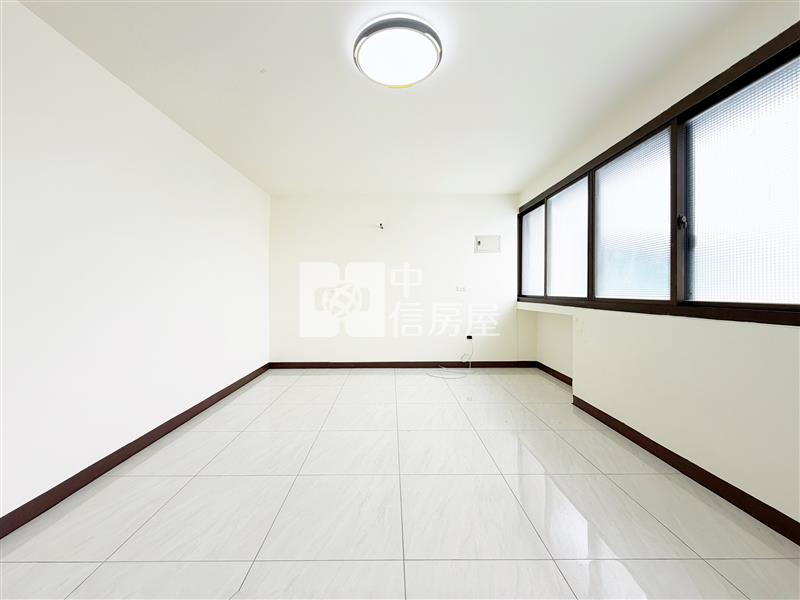 豐原鎌村路全新屋況美透天房屋室內格局與周邊環境
