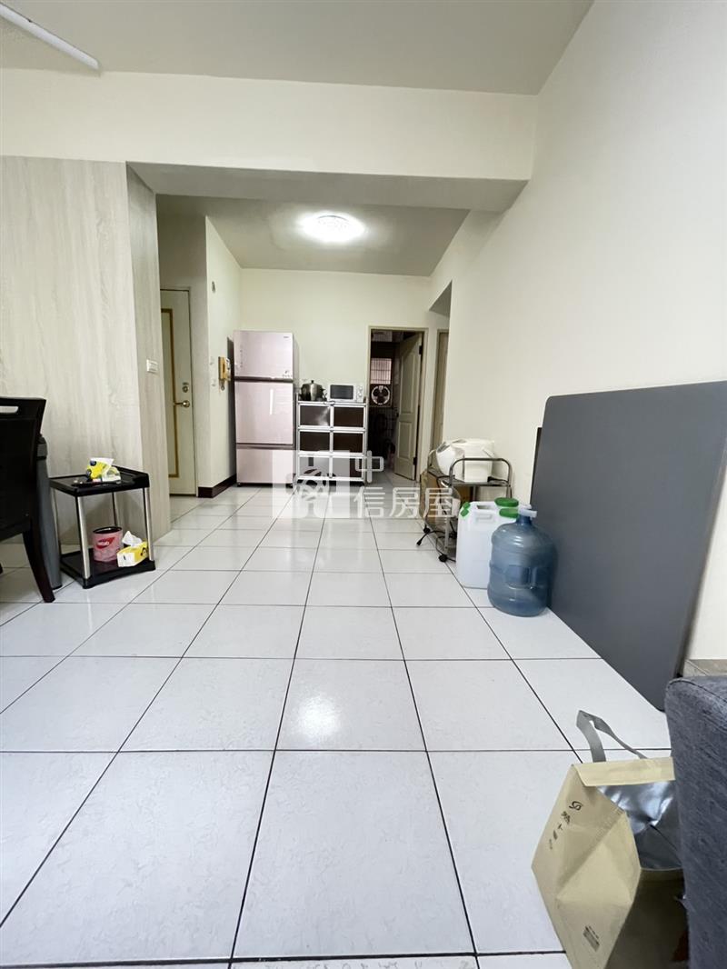 中壢體育園區電梯大2房房屋室內格局與周邊環境