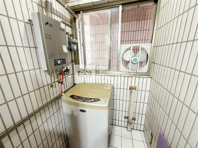 中壢體育園區電梯大2房房屋室內格局與周邊環境