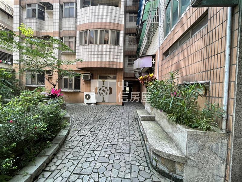 中壢體育園區電梯大2房房屋室內格局與周邊環境