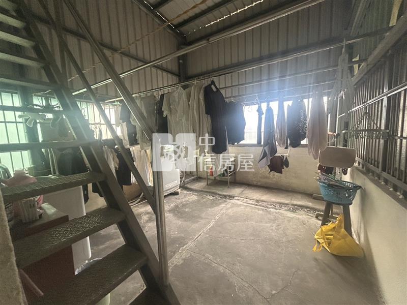 正體育園區黃金透天店面房屋室內格局與周邊環境