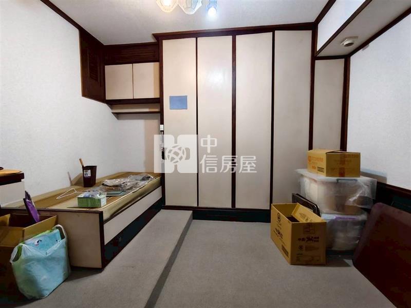 民生綠園旁大坪數三樓寓房屋室內格局與周邊環境