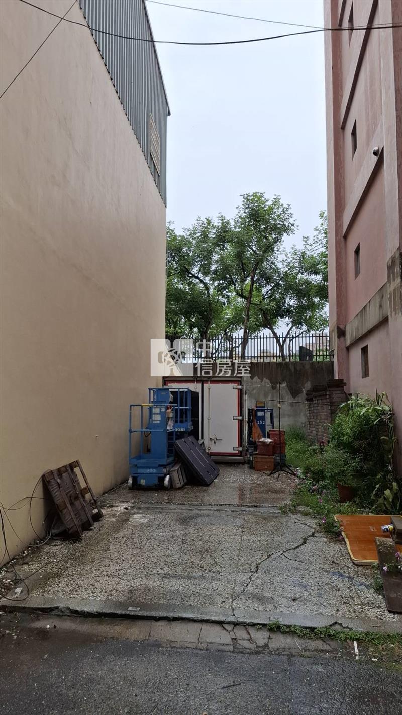 大里南區東區8米活路建地房屋室內格局與周邊環境