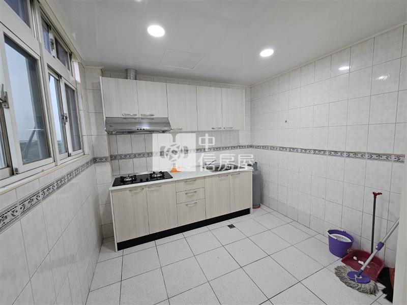 湖適樓中樓大四房雙主臥+平車房屋室內格局與周邊環境