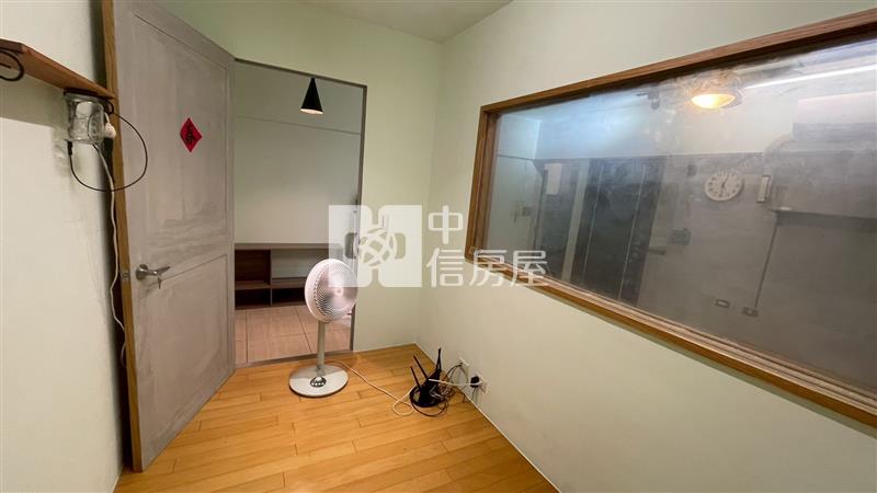 高市中正公園賞大樓房屋室內格局與周邊環境