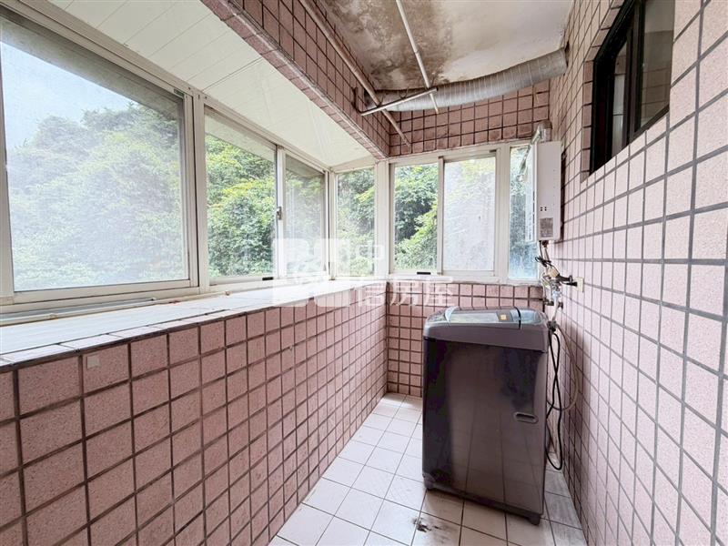 幸福華城採光明亮三房房屋室內格局與周邊環境