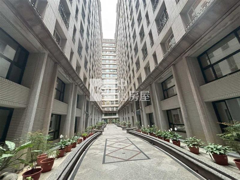 法國之星挑高一樓三房車房屋室內格局與周邊環境