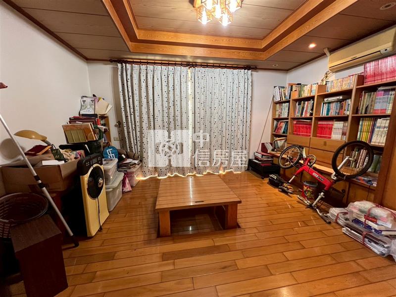 中山路大坪數低公設華廈房屋室內格局與周邊環境
