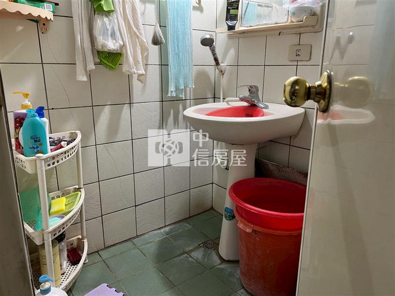頭份鄰中央路靜巷美透天房屋室內格局與周邊環境