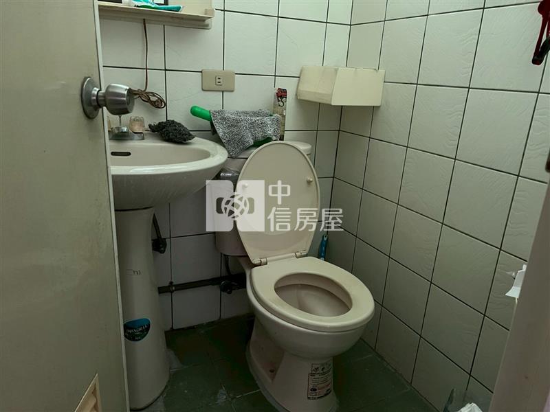 頭份鄰中央路靜巷美透天房屋室內格局與周邊環境
