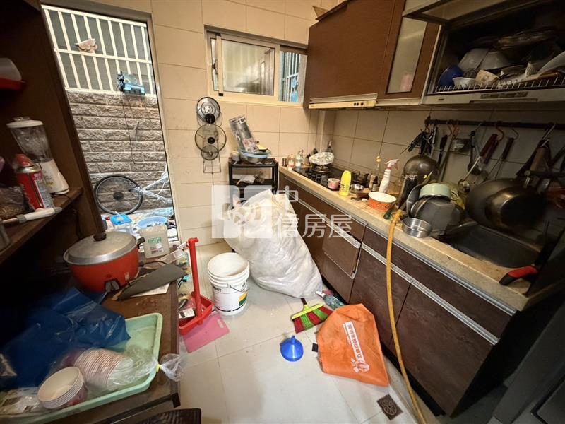 專-近忠貞市場大地坪透天房屋室內格局與周邊環境