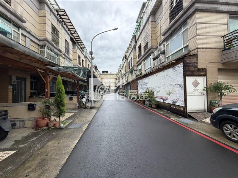 專-近忠貞市場大地坪透天房屋室內格局與周邊環境