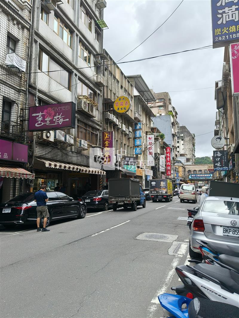 基隆市中心整棟公寓房屋室內格局與周邊環境