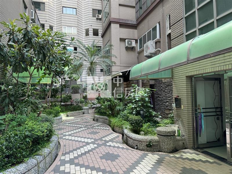 賓士皇宮景觀樓中樓房屋室內格局與周邊環境