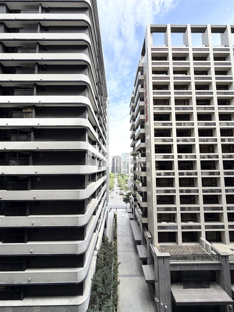 【神馬】A18青埔高鐵喜徠登大棟距1+1房車房屋室內格局與周邊環境